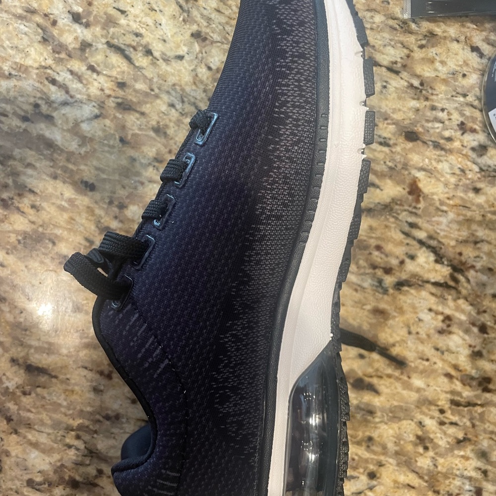 Big girls sketchers size 7 new never worn